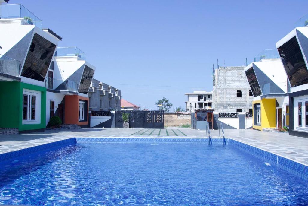 Bazén v ubytování ftrealtyproperties Lords Hill 8 nebo v jeho okolí