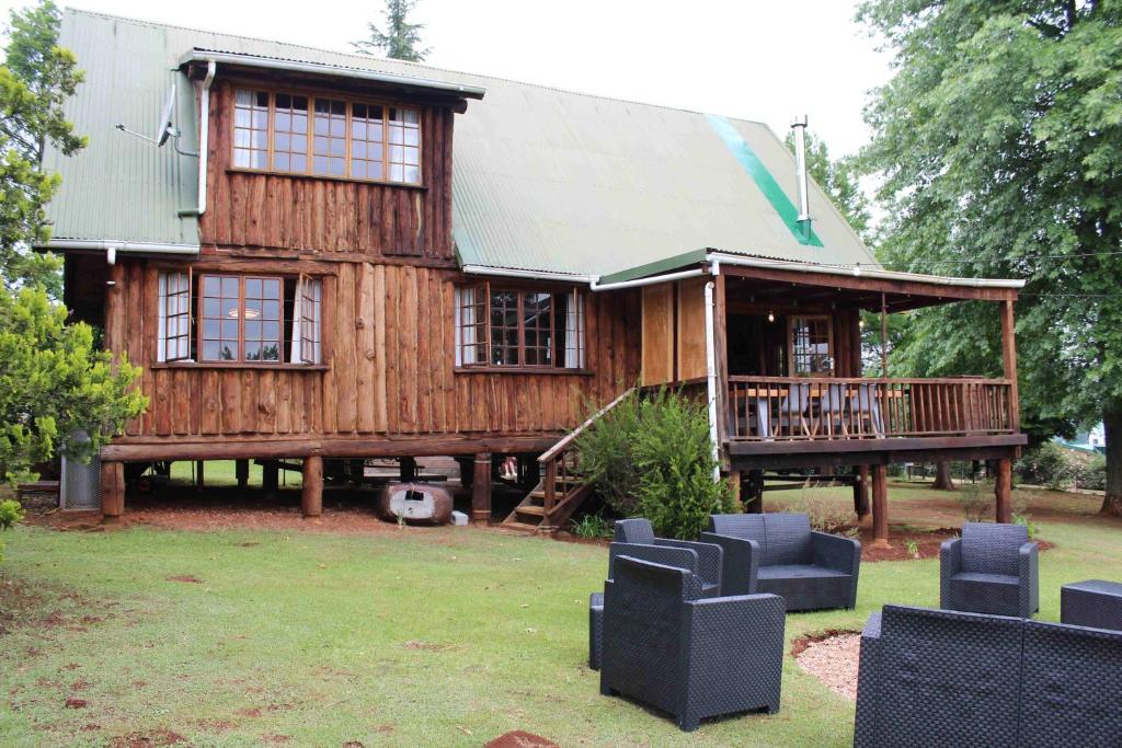 Сад в Wildflower Woodland Cabin Retreat