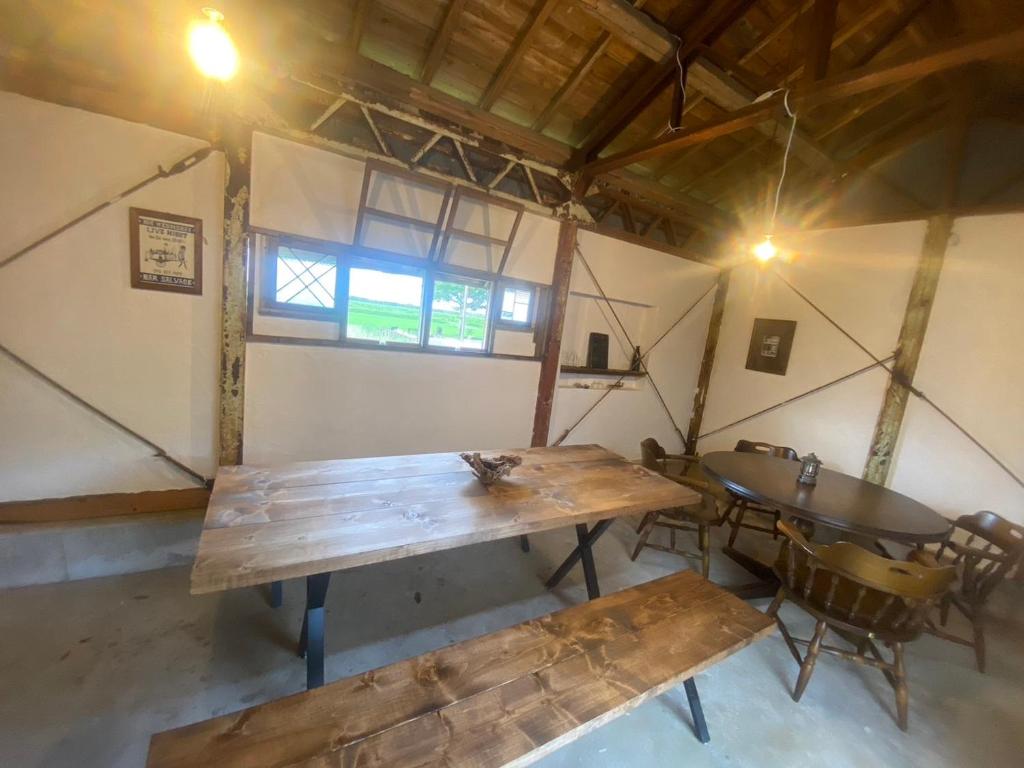 Fotografie z fotogalerie ubytování 海と山と川、田園に囲まれた静かな古民家一棟貸し v destinaci Mijazaki