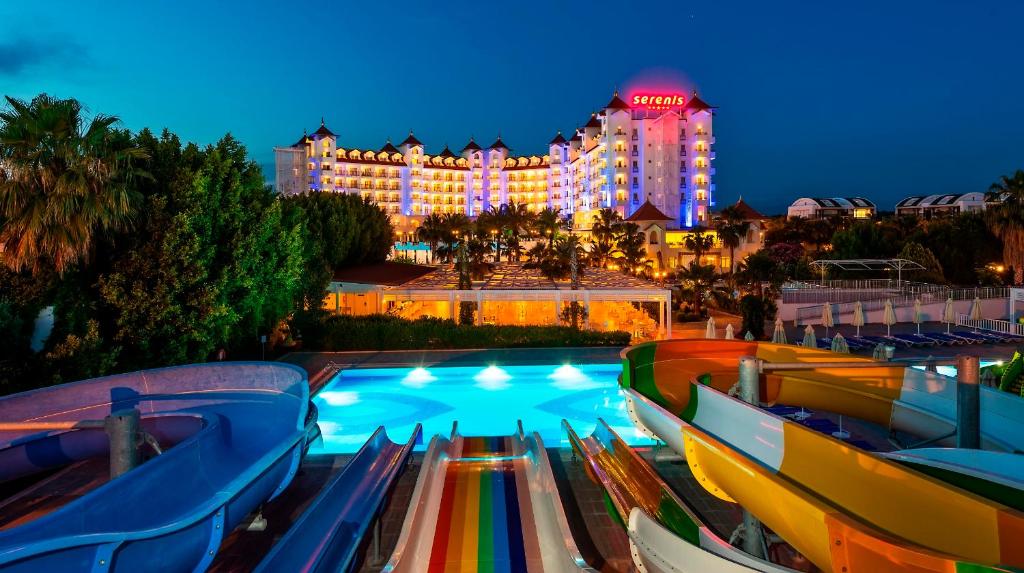 Serenis Hotel