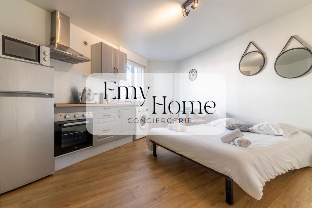 Η κουζίνα ή μικρή κουζίνα στο Studio du Barbier, plein centre