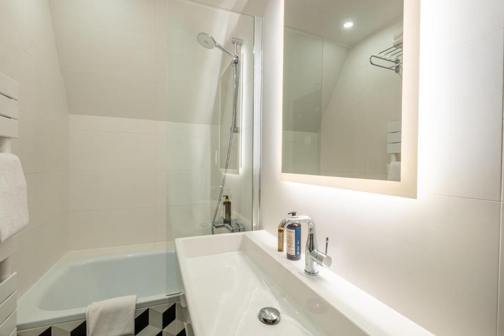 Hotel du College de France - 12