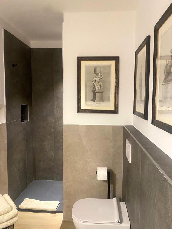 Independent Room in Villa with Pool
