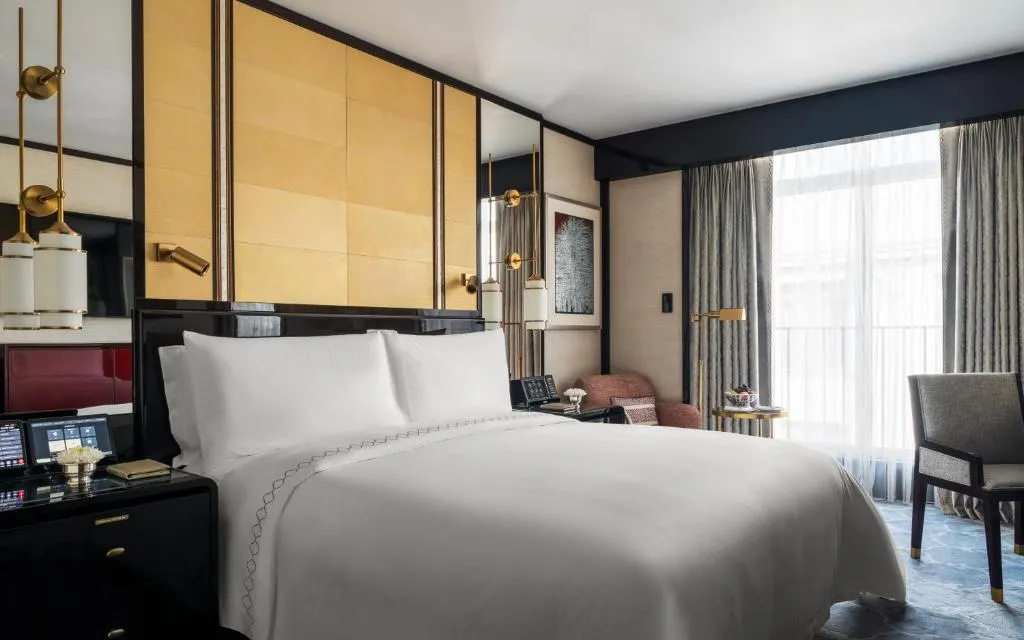 Superior King Room