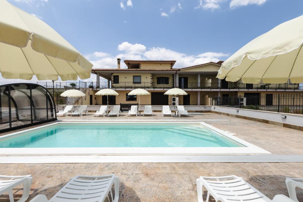 Πισίνα στο ή κοντά στο Villa Monterazzano by MMega