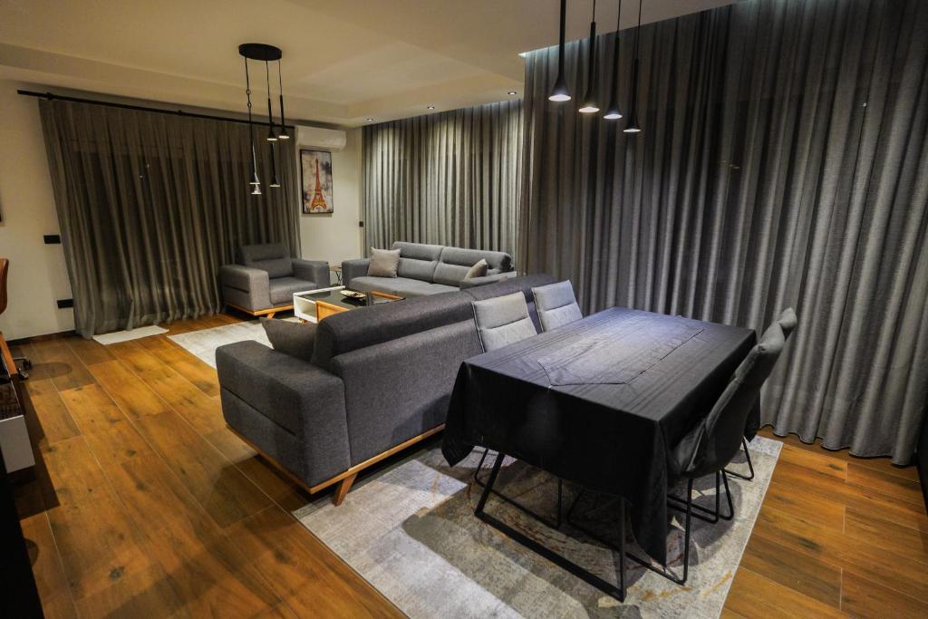 Χώρος καθιστικού στο Blackwood Apartment