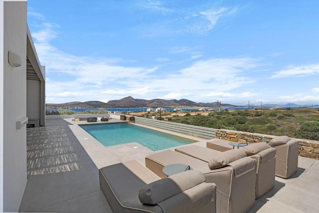 Nespecifikovaný výhled na hory nebo výhled na hory při pohledu z vily