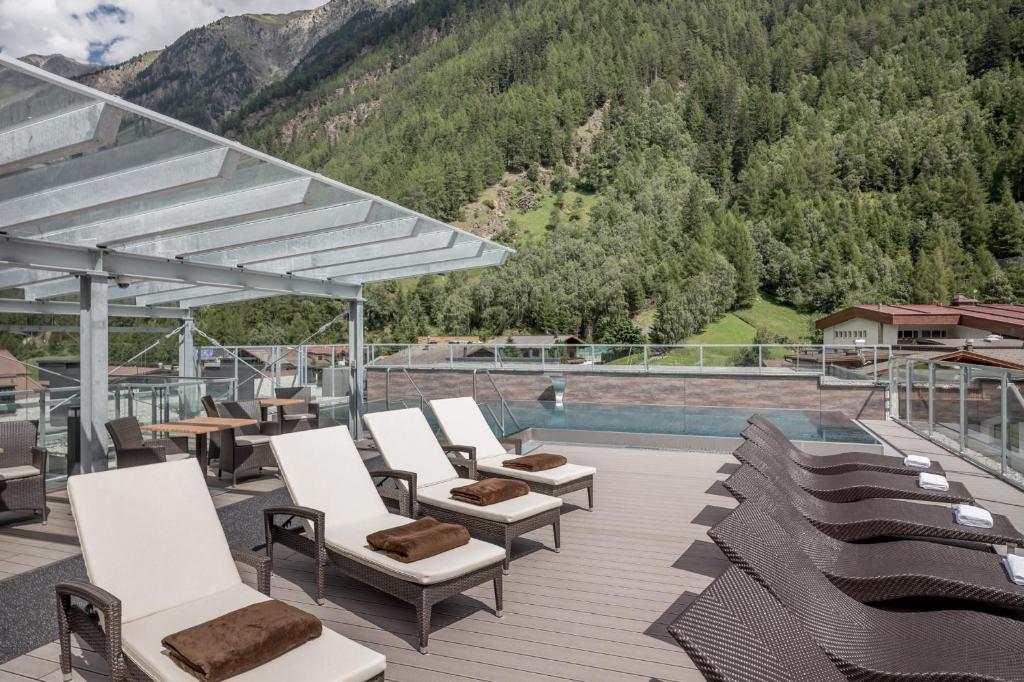 Widok na góry z tego aparthotelu