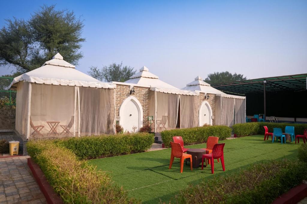 Κήπος έξω από το Chandraprabha Signature Resort Jaipur