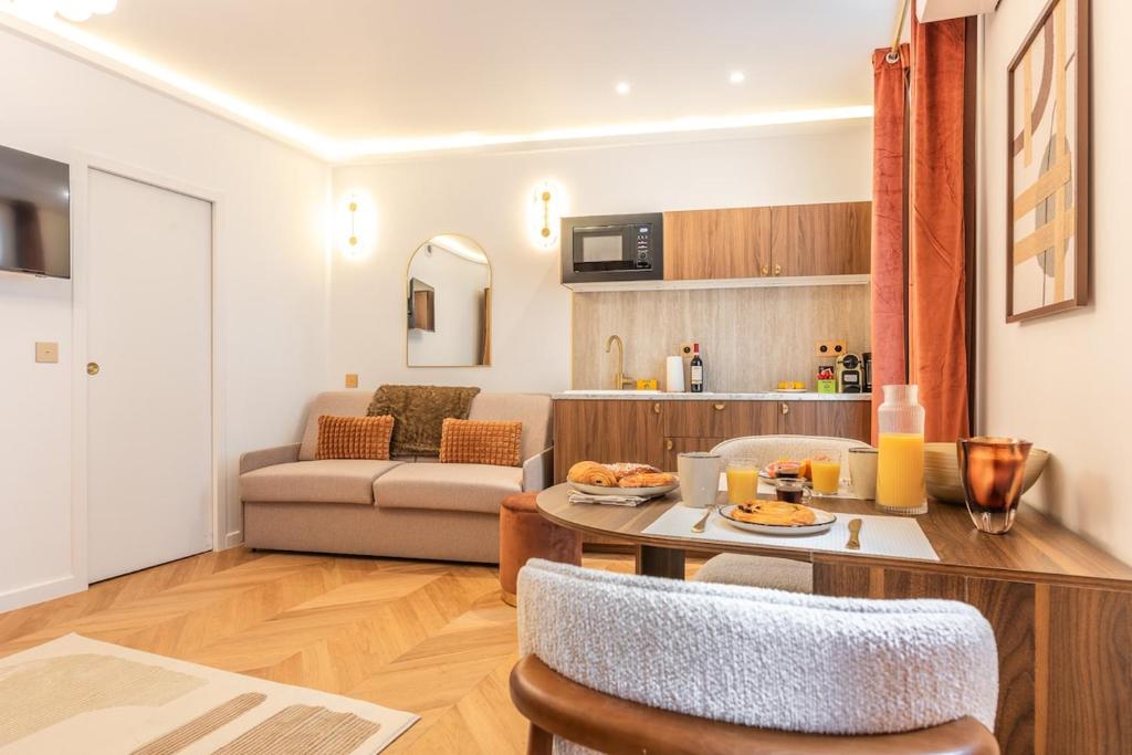 Stylish Studio with Air Conditioning for 3 Guests Near Metro
