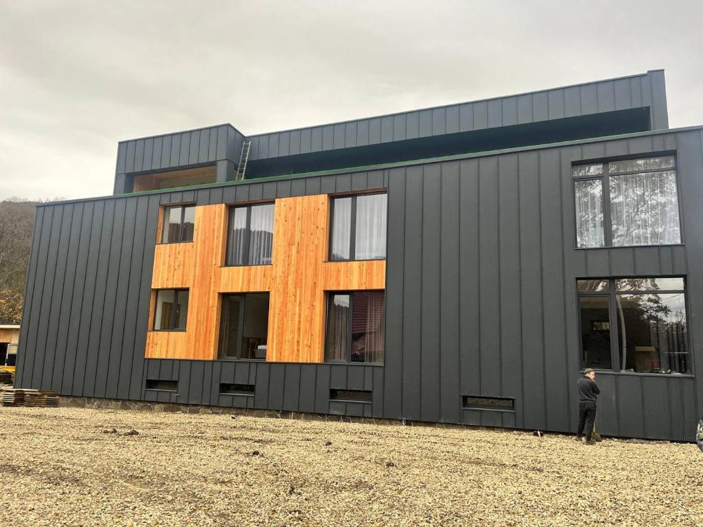 Το κτήριο όπου στεγάζεται  το ξενοδοχείο