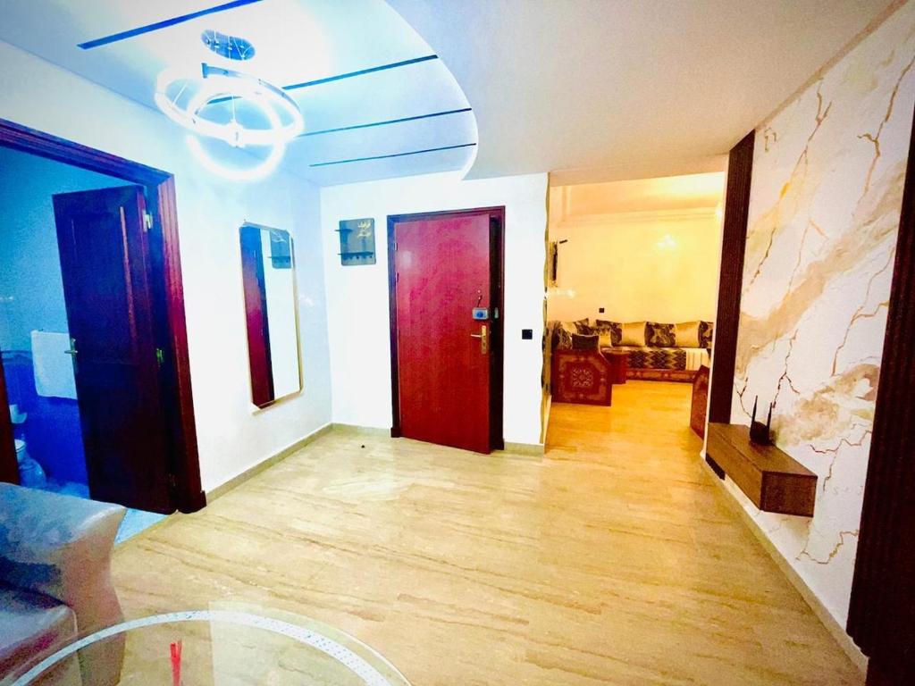 Galería fotográfica de Modern Central Apartment in Casablanca en Casablanca