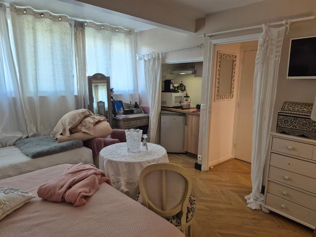 Et tv og/eller underholdning på La Lilloise Villeneuve D'Ascq GD STADE Mauroy