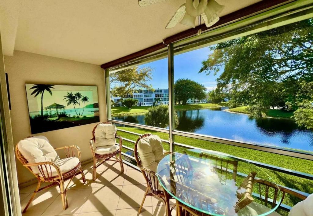 Výhled na řeku, která protéká v blízkosti apartmánu