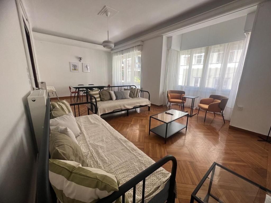 Youthful Dynamic Downtown Living - KefiHome