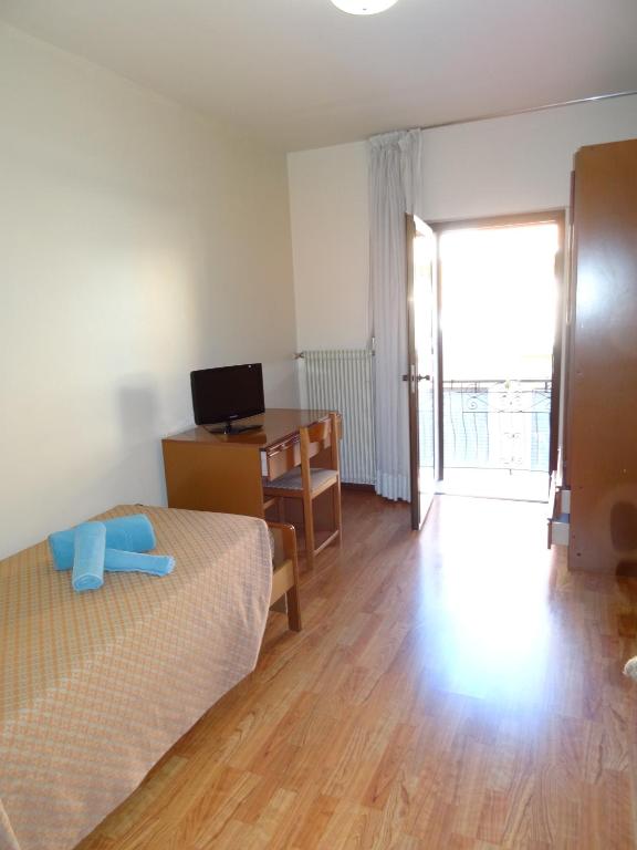 Hotel Galles - Single Room