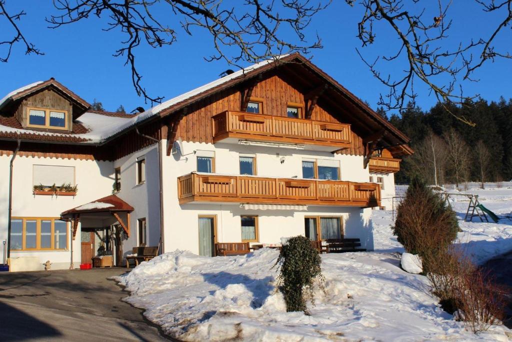 Το κτήριο όπου στεγάζεται  το διαμέρισμα