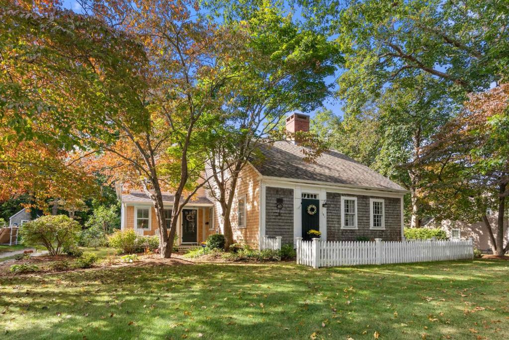 Zahrada ubytování Steps From Downtown Minutes From Grays Beach