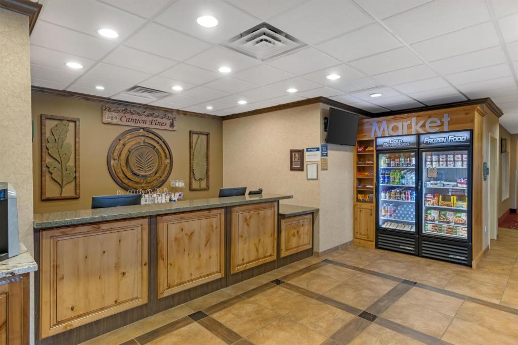 Best Western Plus Canyon Pines photo