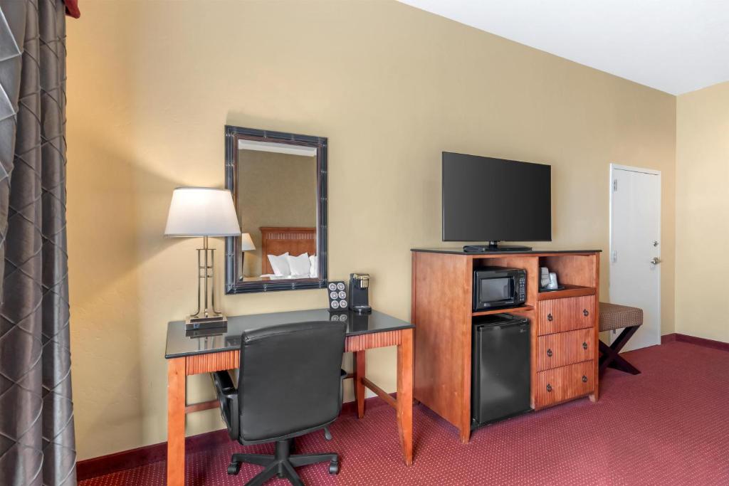 Best Western Plus Canyon Pines photo