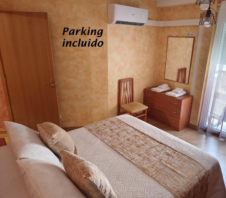 Ένα ή περισσότερα κρεβάτια σε δωμάτιο στο Casa el Alfar mudéjar