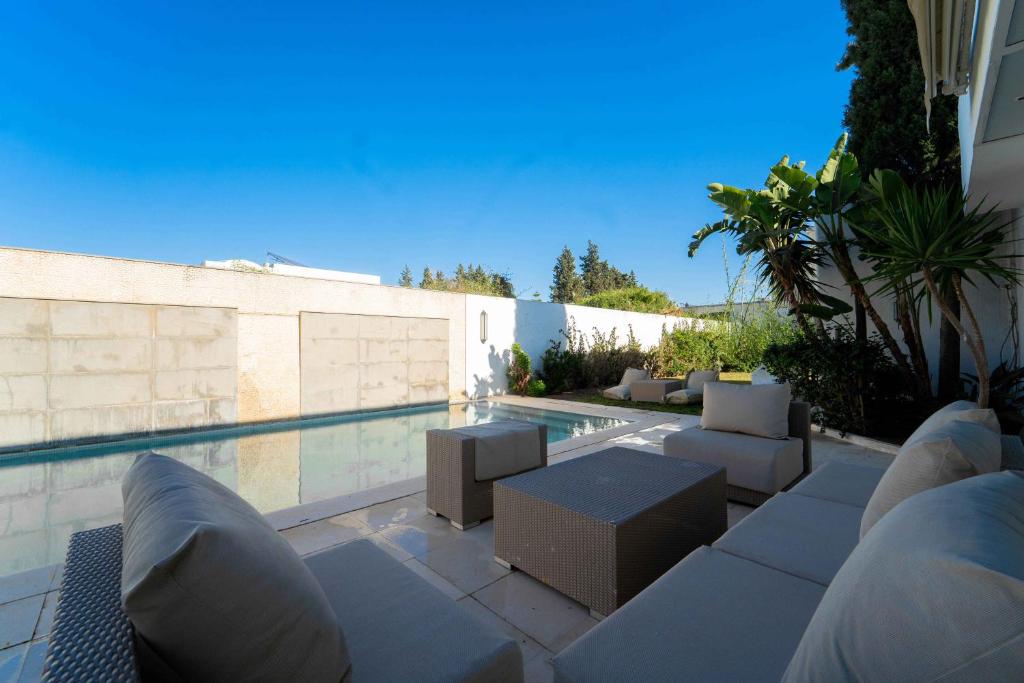 Πισίνα στο ή κοντά στο Villa Oasis Chotrana