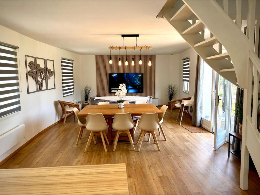 Fotografie z fotogalerie ubytování Maison spacieuse et lumineuse v destinaci Saint-Aubin