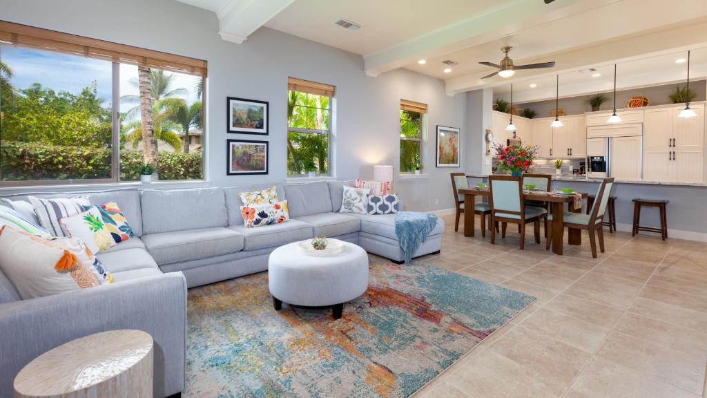 Posezení v ubytování THE OASIS AT KULALANI Lovely 3BR Oasis in Kulalani Closest to Pool Complex