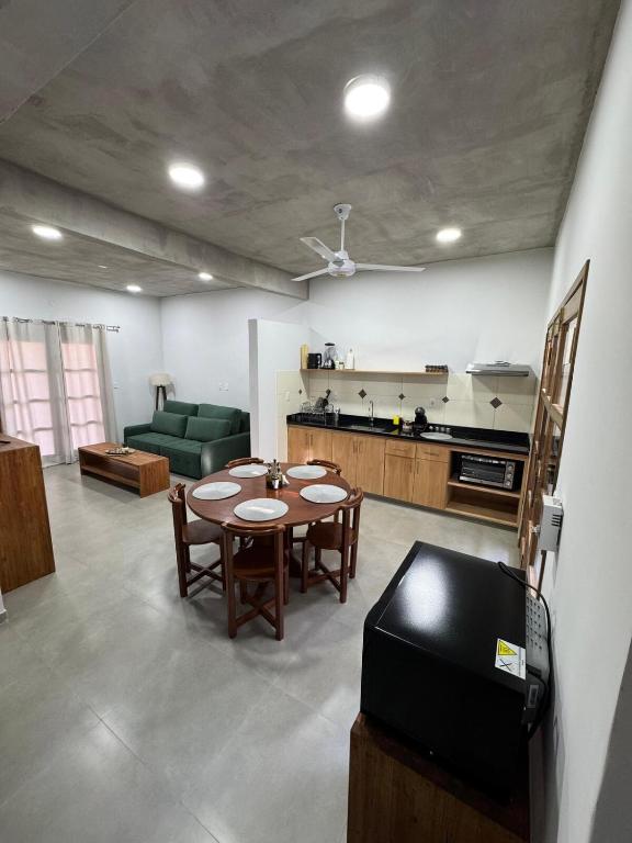 Köök või kööginurk majutusasutuses Comfort and style in a central house in Villarrica