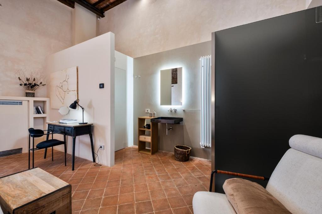 Badia Giulia Prestigious Historical B&B, Camaiore - Adults Only - No Pets - Deluxe Zimmer Mit Queensize-Bett