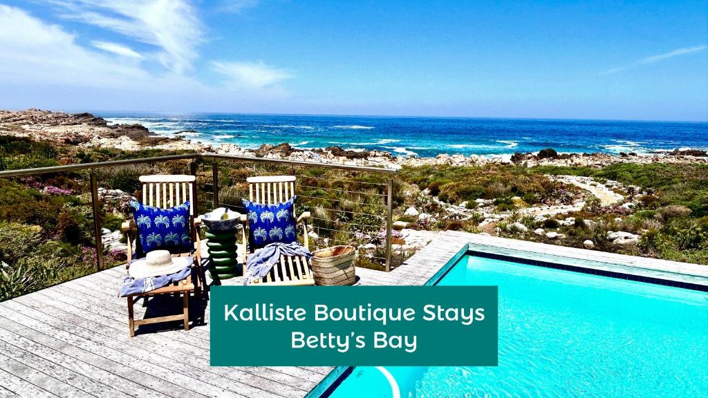 ein Haus mit Pool und Meer in der Unterkunft Kalliste Boutique Stays - Bettys Bay in Bettyʼs Bay