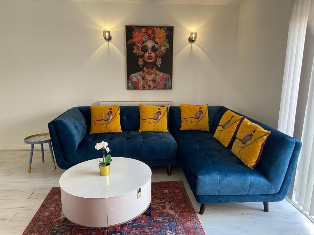 Posezení v ubytování 5 bedroom 3 bathroom, Parking, Netflix, Pool table, Wifi, Contractors, NHS, Families