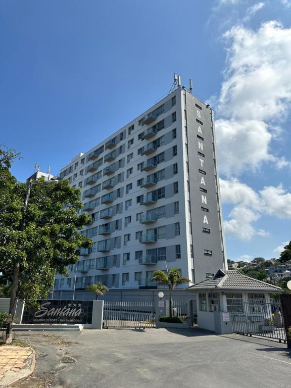 Το κτήριο όπου στεγάζεται  το ξενοδοχείο διαμερισμάτων