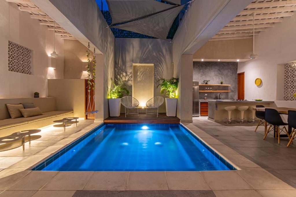 Swimmingpoolen hos eller tæt på Perla Oasis with Private Pool by Xarm Apartments