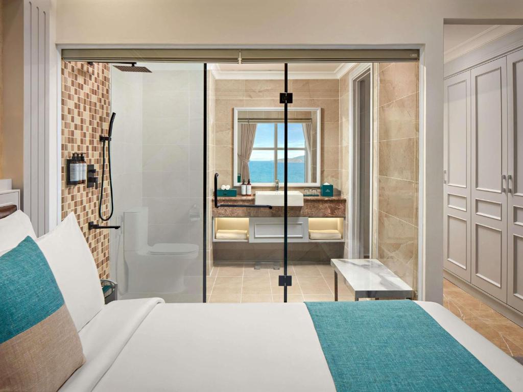 Family Suite with One Double Bed and Two Single Beds