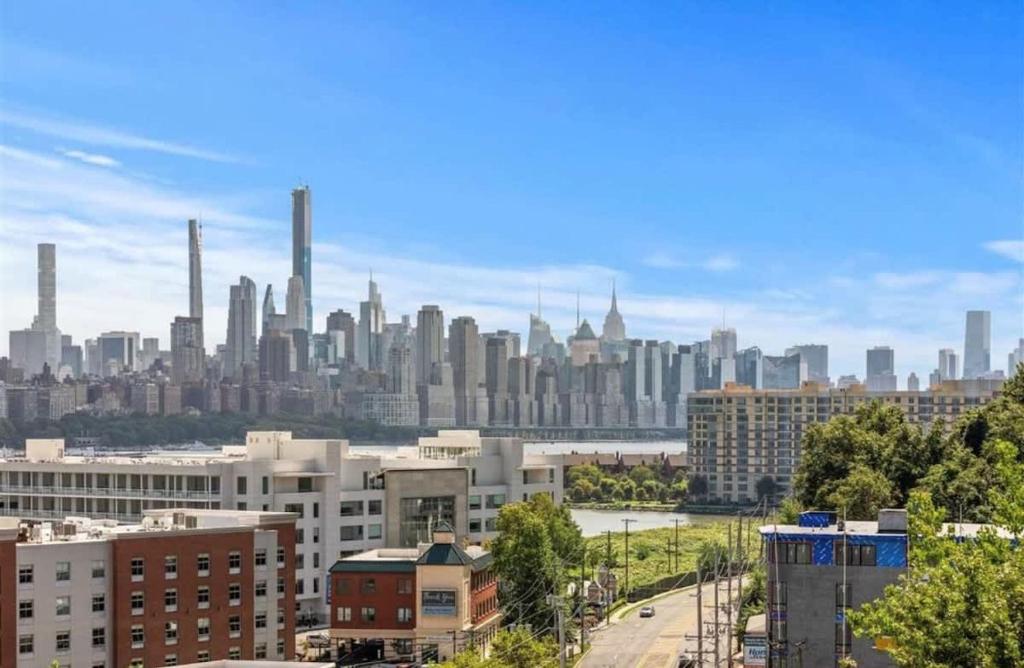 Nespecifikovaný výhled na destinaci Fairview nebo výhled na město při pohledu z prázdninového domu