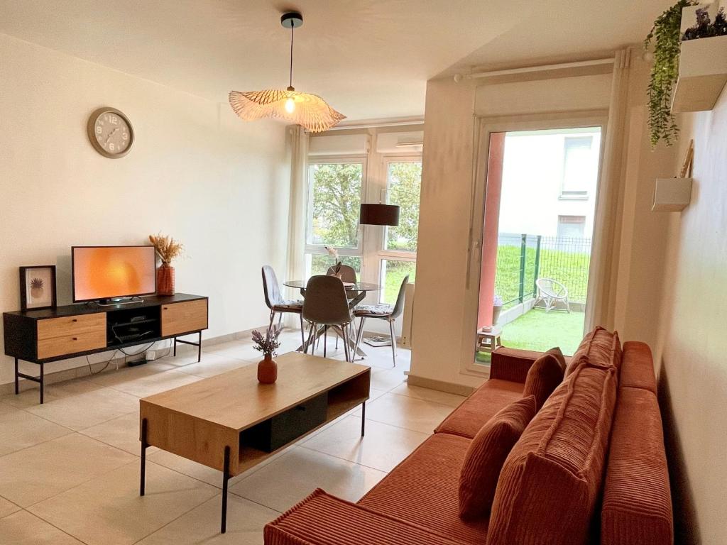 Posezení v ubytování Welcome to Paris ! T3 super cosy, parking, terrasses, idéal 1-6 personnes, 8 min to Paris