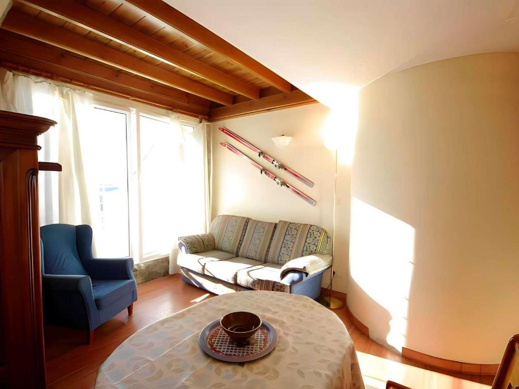 Posezení v ubytování Practical Ski Retreat in Sierra Nevada