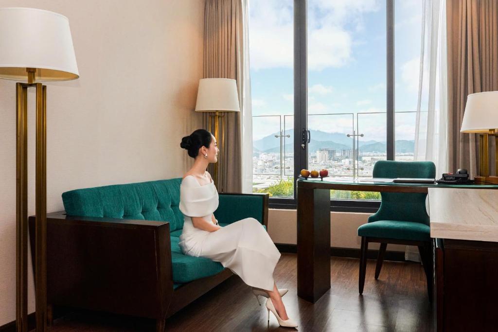 Suite có giường cỡ King với ban công