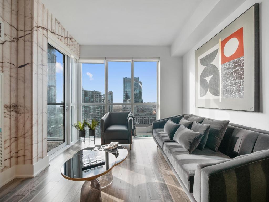 Un lugar para sentarse en The Ritz Suites - Downtown Toronto