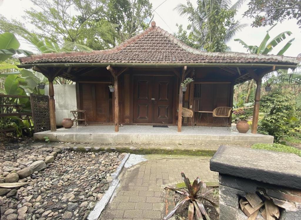 Κήπος έξω από το House of Lesmana