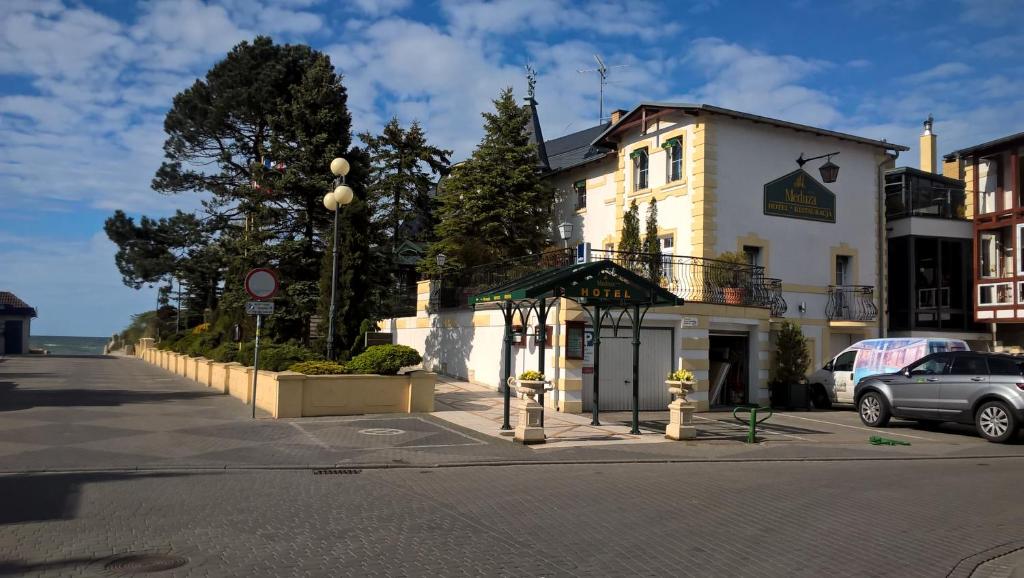 Das Gebäude in dem sich das Hotel befindet