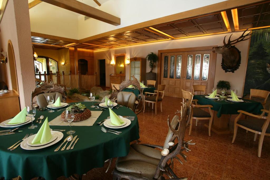 Restaurace v ubytování Hotel resort Lovecká bašta Strakonice