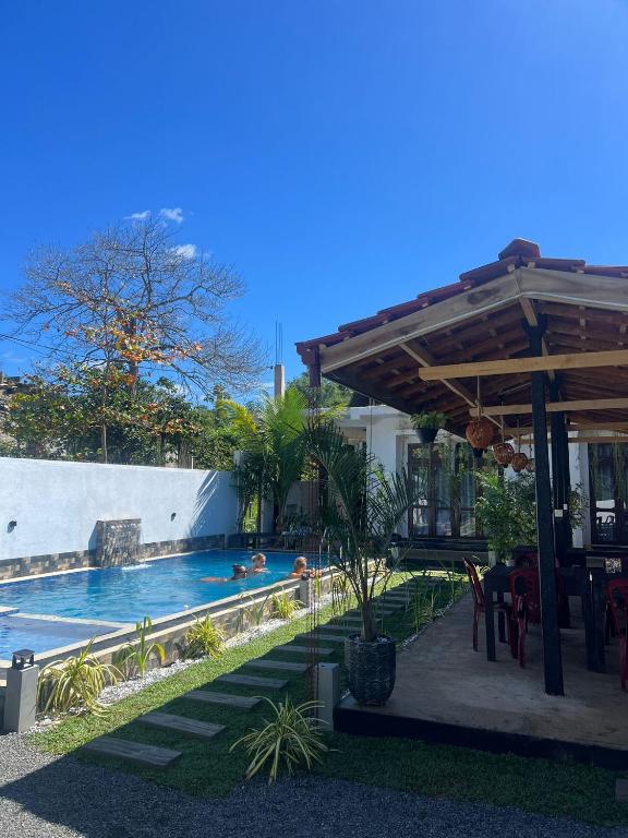 Indunil place hiriketiya with pool - 11