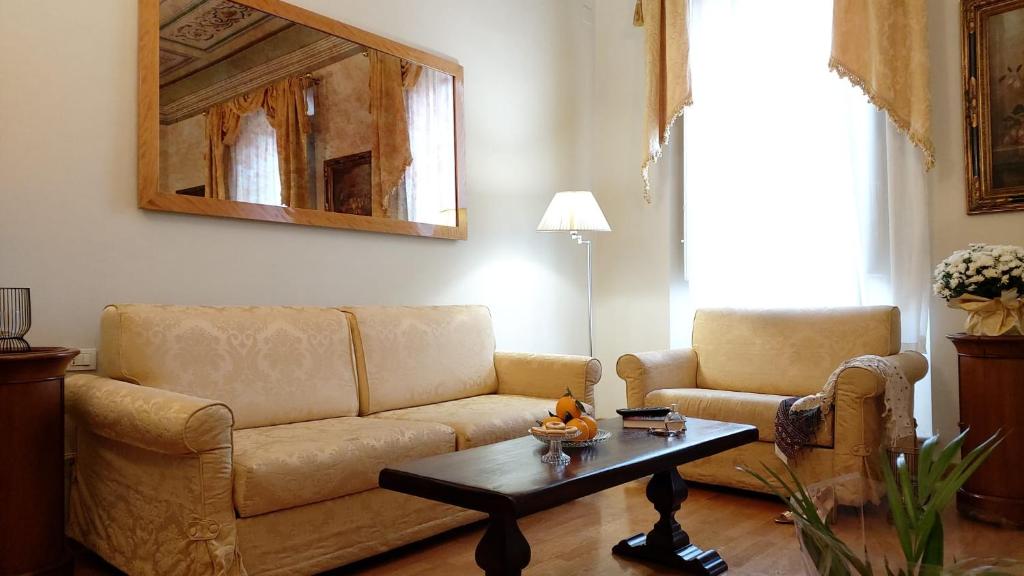 Χώρος καθιστικού στο Tornabuoni La Petite Suite