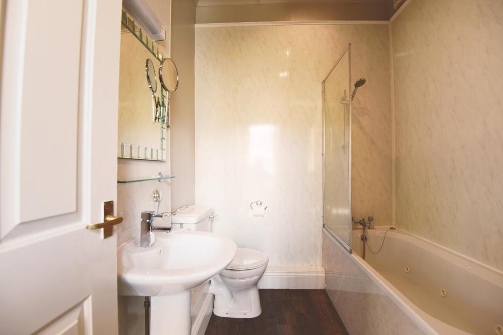 The Black Bull inn - King Room With Spa Bath