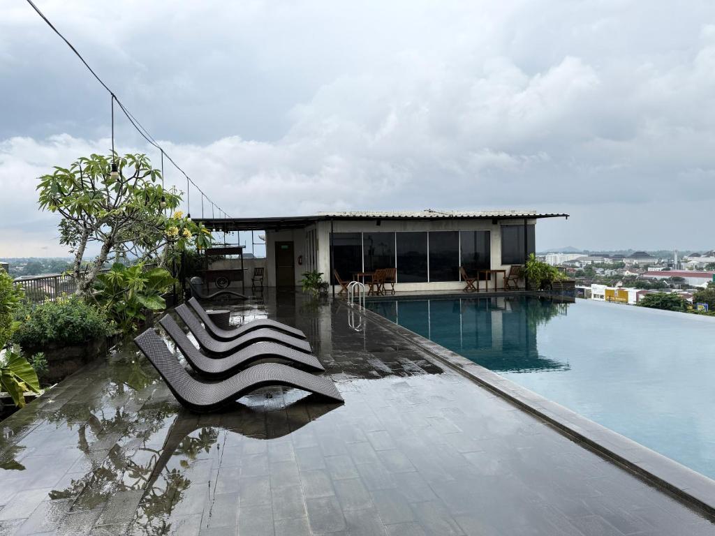 Bazén v ubytování Studentpark Apartment by Jia Room nebo v jeho okolí