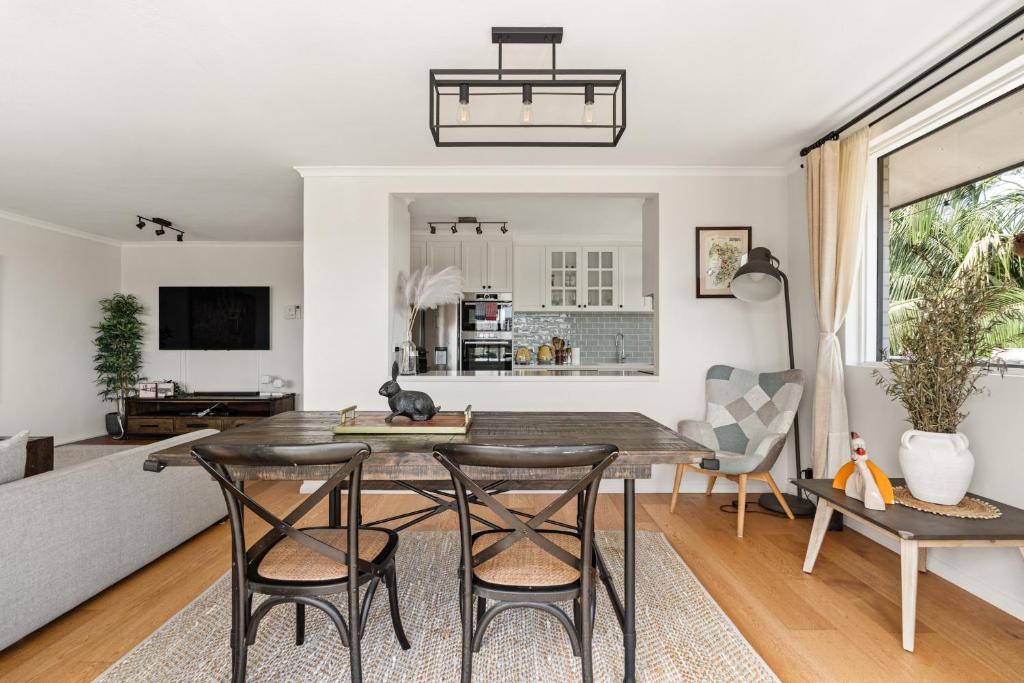 The Crows Nest Retreat - perfect for six people!