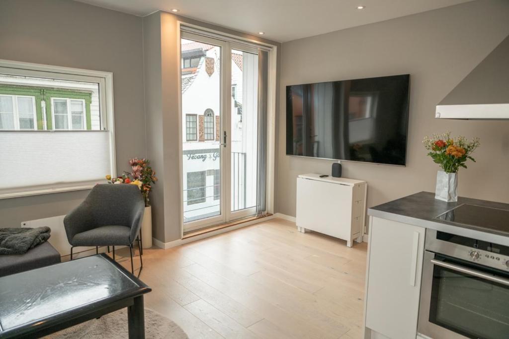 Nhà bếp/bếp nhỏ tại Prime location, Free parking, Private balcony