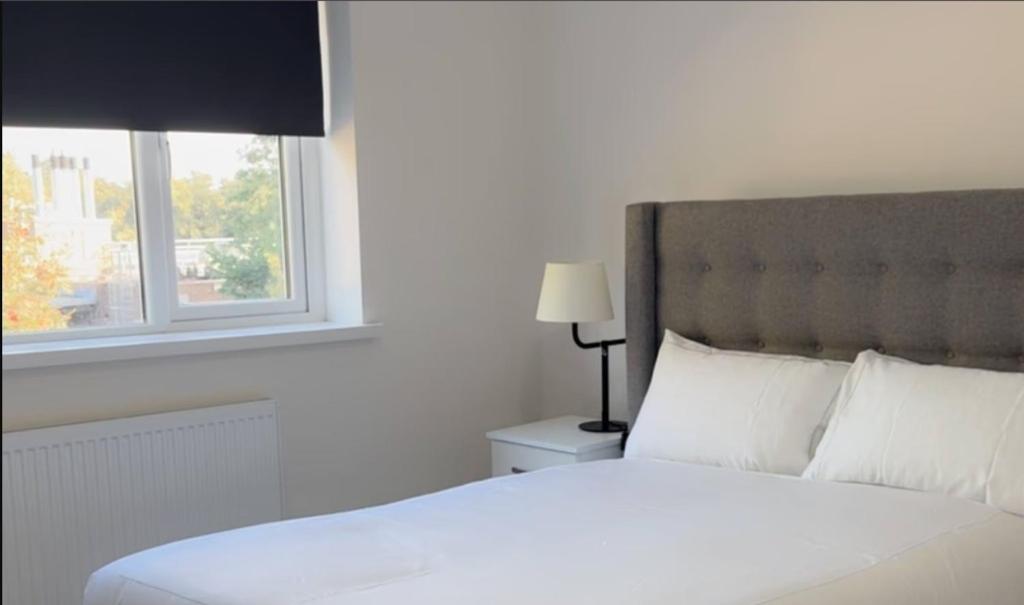 Postel nebo postele na pokoji v ubytování Welcome to Home away from home